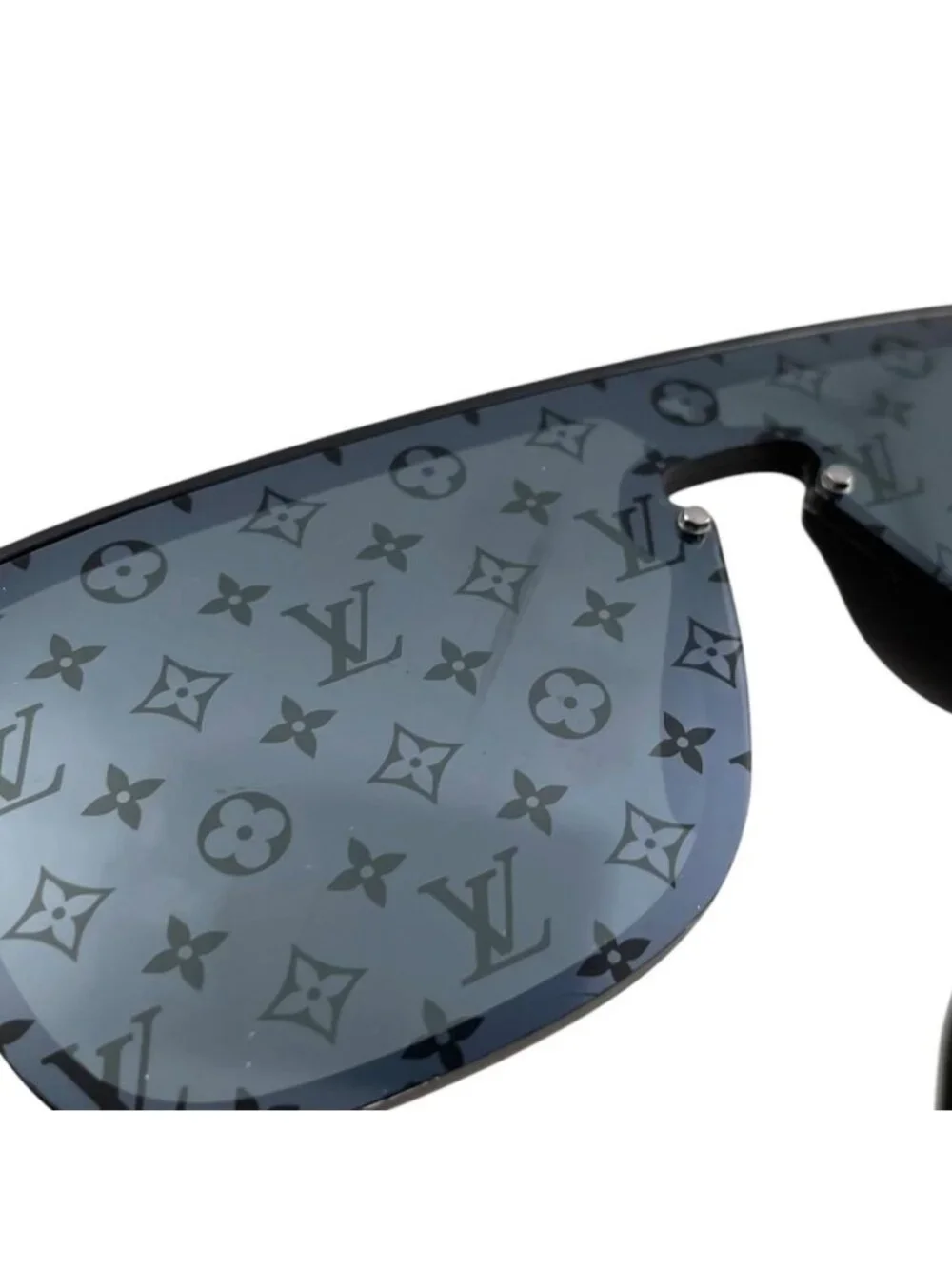 Louis Vuitton Sunglasses LV Waimea Monogram Mask Eyewear